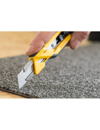Stanley STHT10266-0, Cutter bimaterial cu blocare prin glisare, 175mm, + 3 lame segmentate 18mm