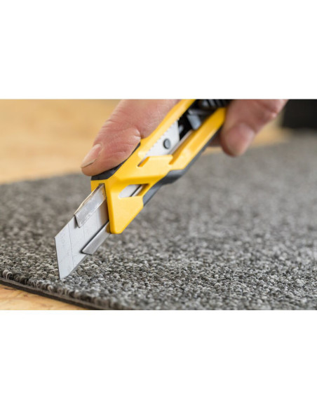 Stanley STHT10266-0, Cutter bimaterial cu blocare prin glisare, 175mm, + 3 lame segmentate 18mm
