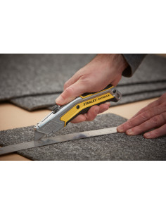 Stanley FMHT0-10288, Cutter FatMax EXO cu lama retractabila + o lama trapezoidala 62mm 2