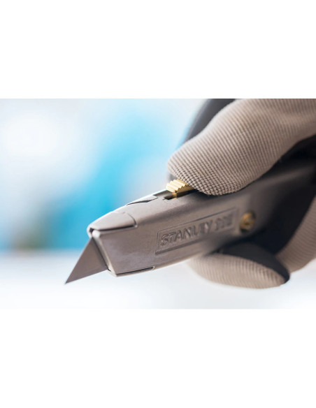 Stanley 2-10-099, Cutter metalic 99E cu lama retractabila, 160mm + 3 lame trapezoidale 62mm