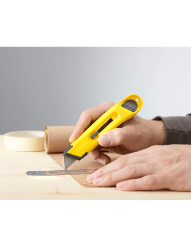 Stanley 0-10-088, Cutter cu lama retractabila, interlock, cu stocare de pana la 10 lame, 150mm + o lama trapezoidala 19x62mm