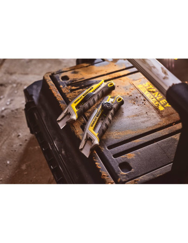 Stanley FMHT10594-0, Cutter Snap-Off FatMax cu blocare prin glisare, 170mm, + o lama segmentata 18mm
