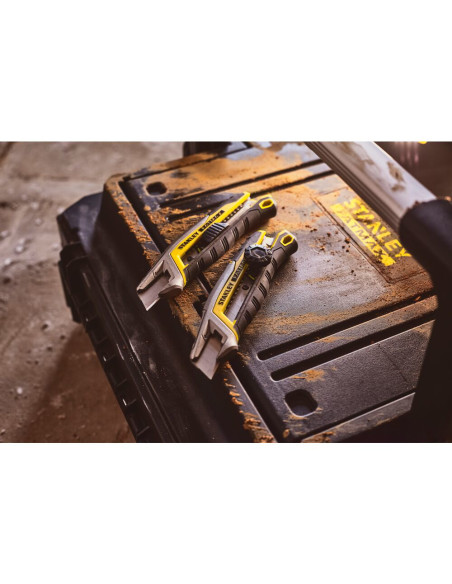 Stanley FMHT10594-0, Cutter Snap-Off FatMax cu blocare prin glisare, 170mm, + o lama segmentata 18mm