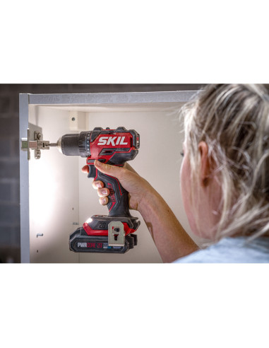 SKIL 3075 HB masina de gaurit cu percutie compact Brushless, 0-500/0-1800/min, geanta de transport+set de 6 biti, incarcator, 2x