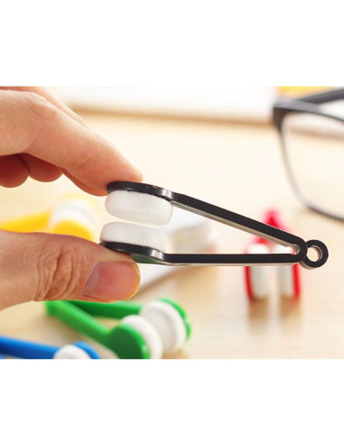 Instrument cu 2 capete din microfibra pentru curatarea si intretinerea lentilelor de ochelari, 7×2 cm, Negru