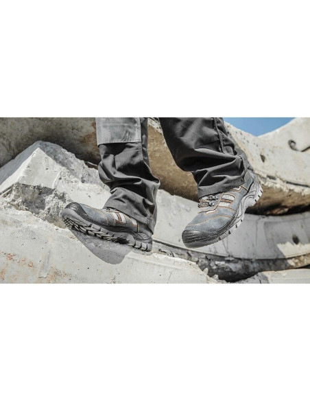 Pantofi de lucru din piele de caprioara, S1P, SRA, marimea 42, NEO